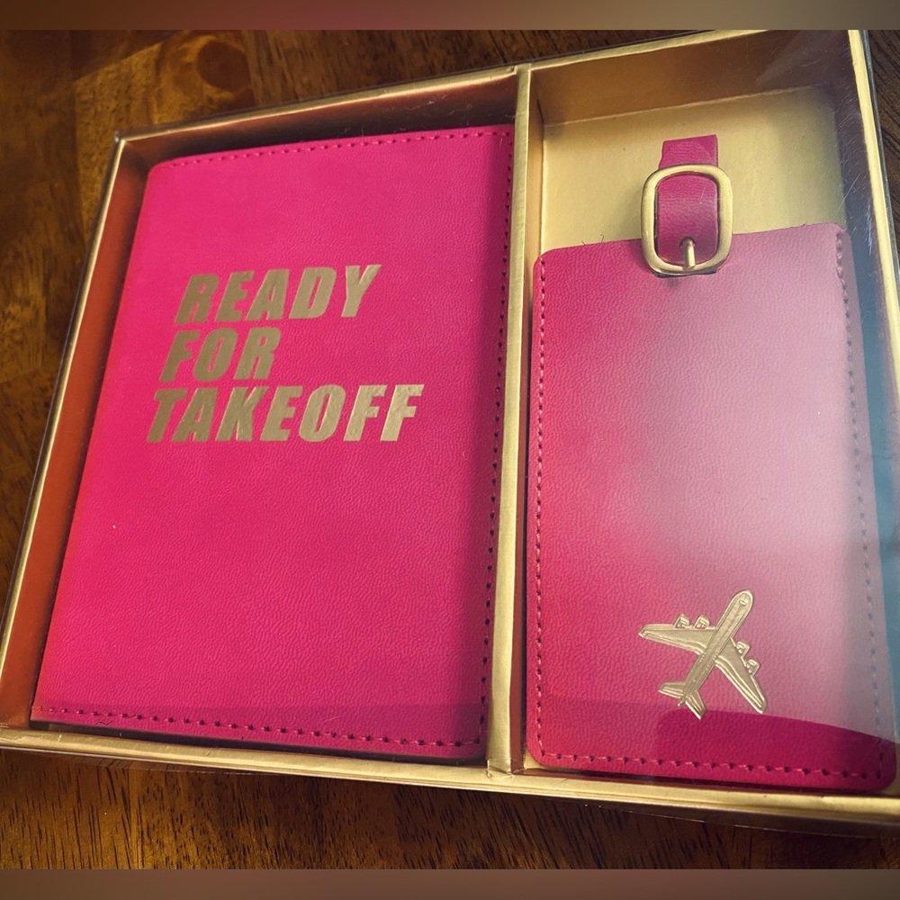NWT! Passport holder + luggage tag set. “Ready for take off” in metallic gold